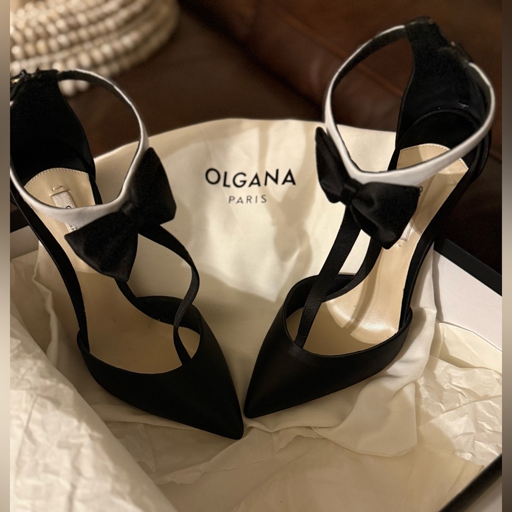 Olga Paris Black Heels with Bow
